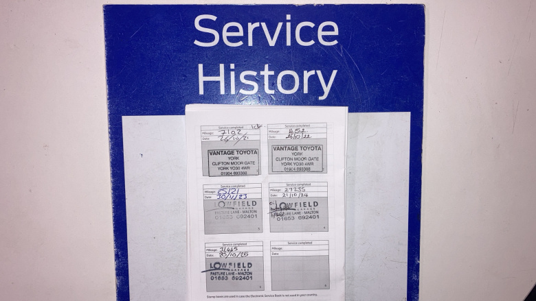 Toyota Yaris 1.5 Hybrid Dynamic 5dr CVT Hybrid Hatchback